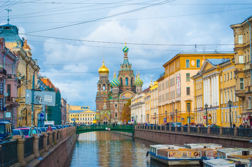 Власти Санкт-Петербурга ввели новые ограничения