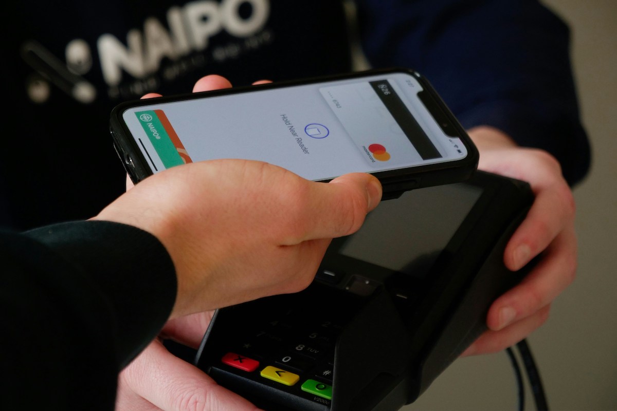 ФАС заинтересовалась отключением Apple Pay в России