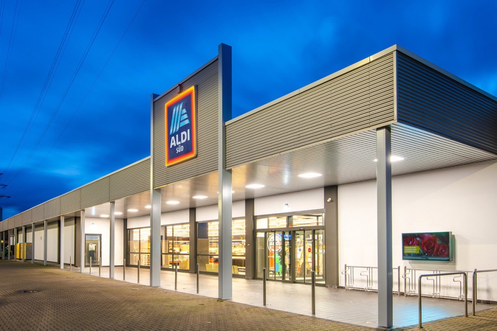Крупнейший гипермаркет Aldi открыл двери для покупателей