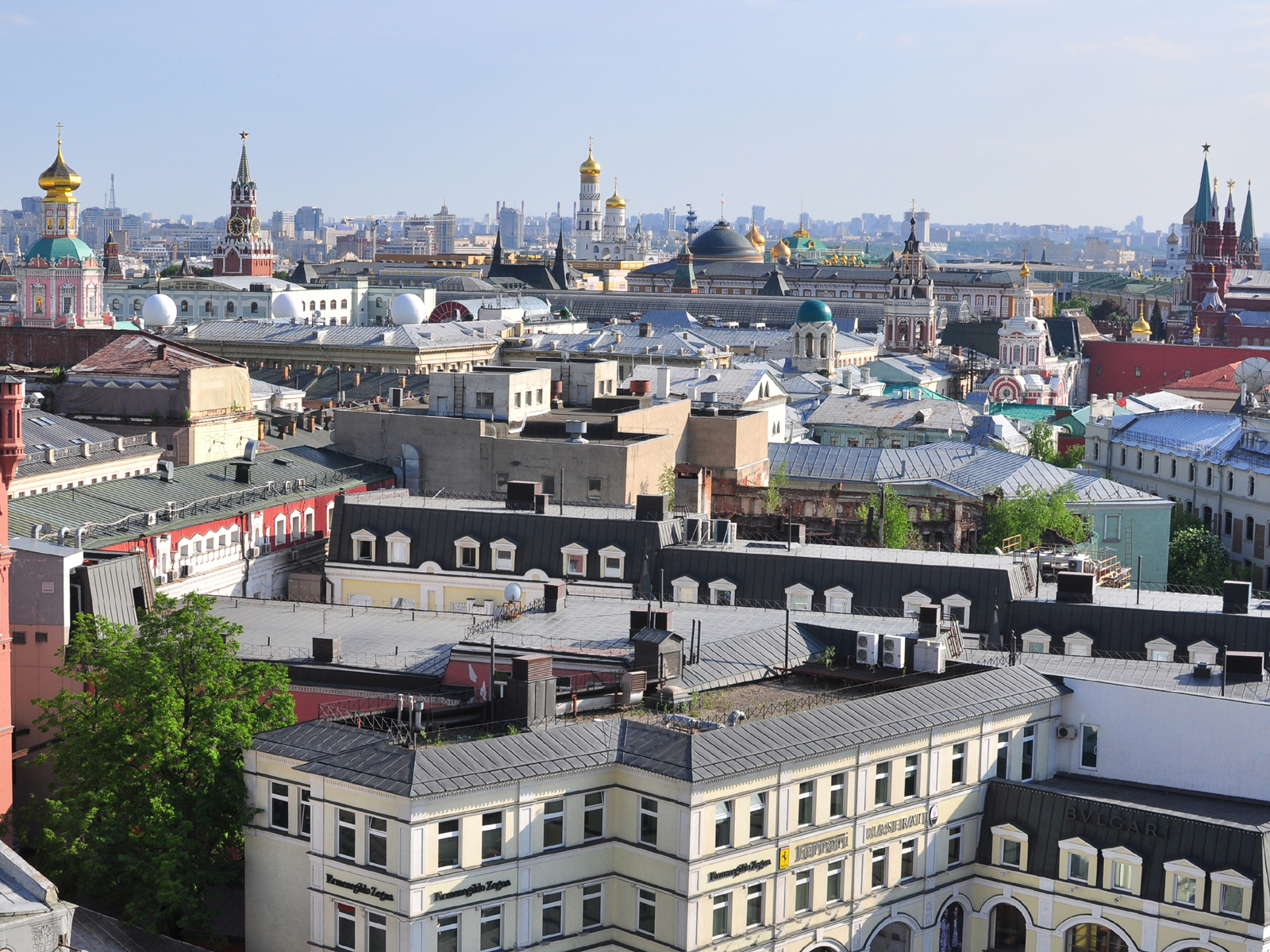 Москва вышли. Торговая площадь в Москве. Торговая площадь города. Торговая площадь в городе Европе. Вернувшиеся Москва.