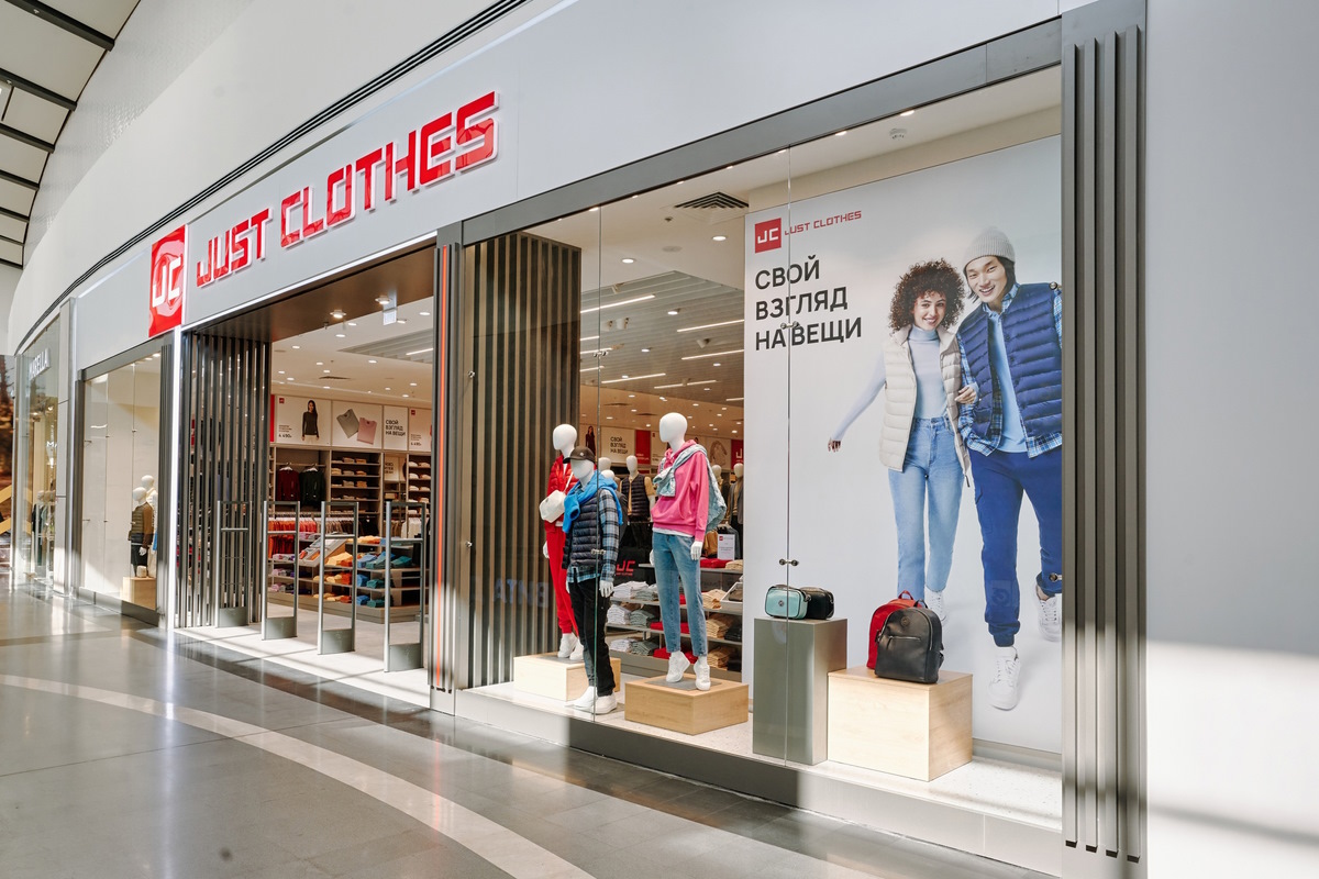 Just Clothes открыл первый магазин на месте Uniqlo в Санкт-Петербурге